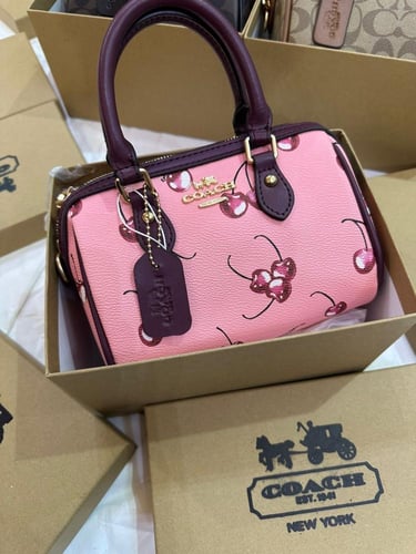 شنطه ماركه كوتش