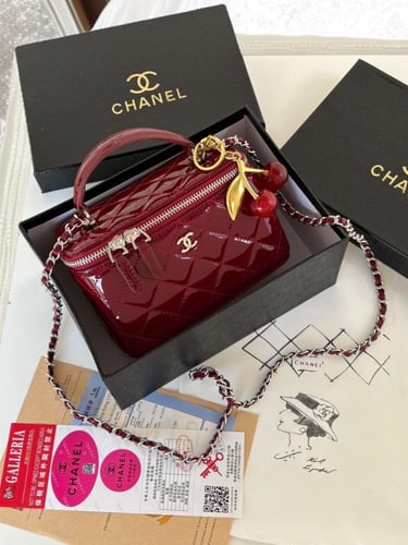 شنطه ماركه شانيل لمعه