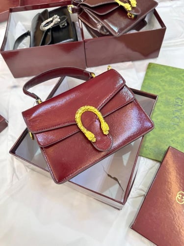 شنطه ماركه قوتشي