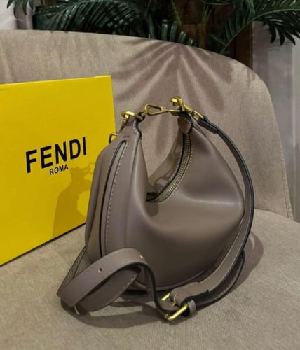 شنطه ماركه فندي