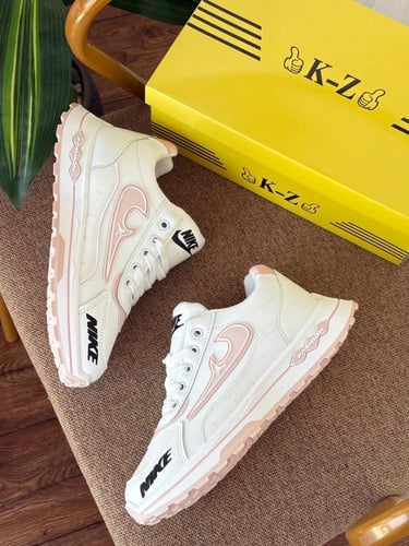 شوزات ماركه اديداس