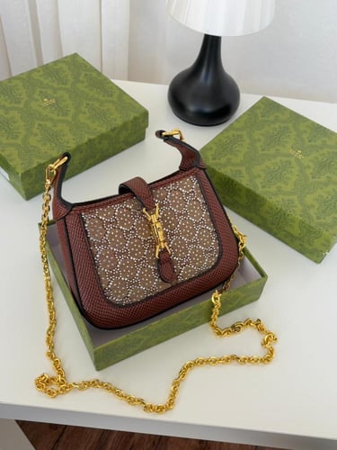 شنطه ماركه قوتشي كريستال