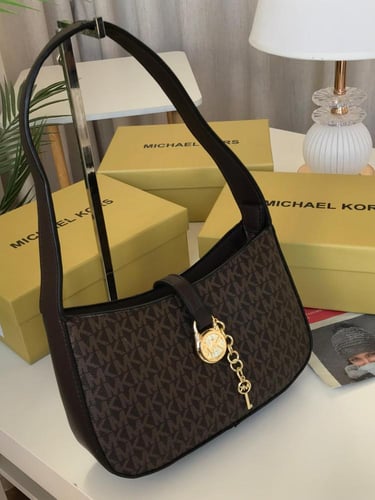 شنطة مايكل كورس