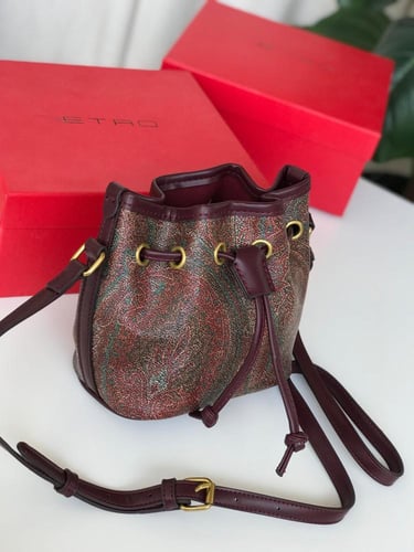 شنطة ماركه ايترو