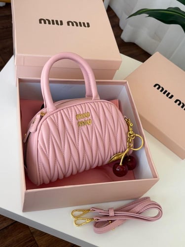 شنطه ماركه ميو ميو