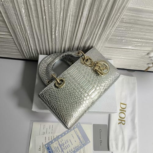 شنطه ماركه ديور