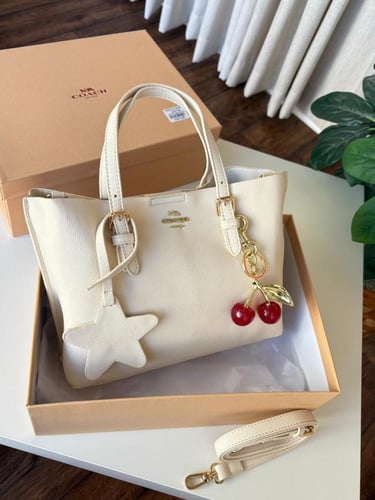 شنطه ماركه كوتش