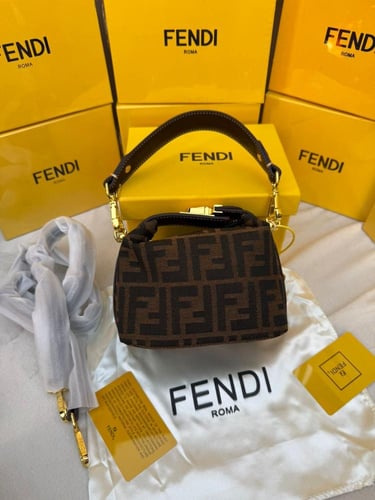 شنطه ماركه فندي