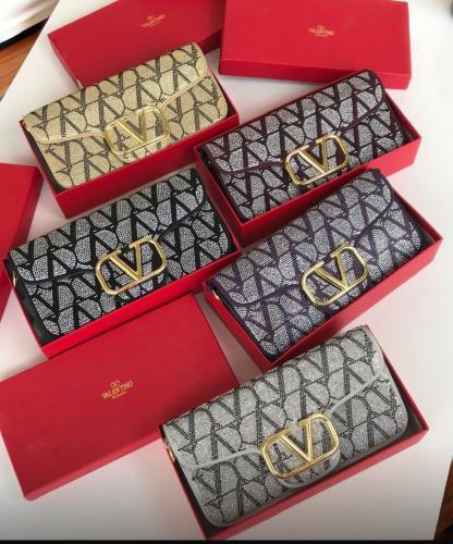 شنطه ماركه فالنتينو كريستال