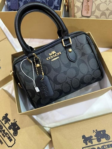 شنطه ماركه كوتش