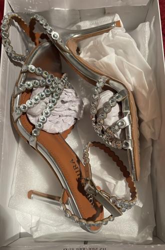 كعب ماركه اكوازورا