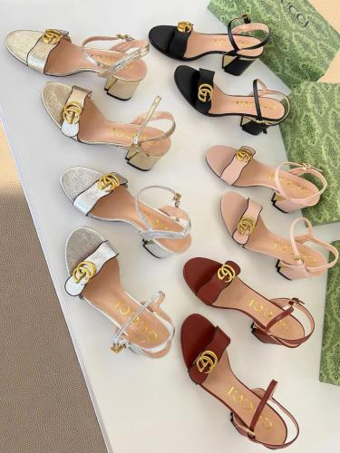 كعب ماركه قوتشي