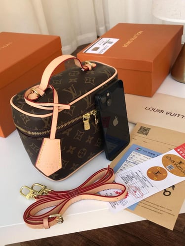 شنطه ماركه لويس فيتون