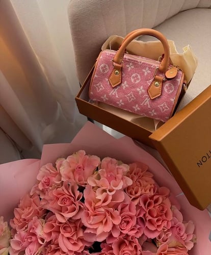 شنطه ماركه لويس فيتون وردي صغير