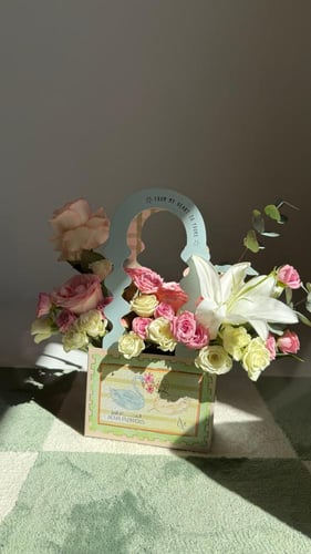 Paece bloom flower box - بوكس ورد بيس بلوم