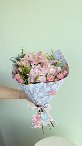 Mini Pink Breeze flower Bouquet– باقة ورد ميني بنك...