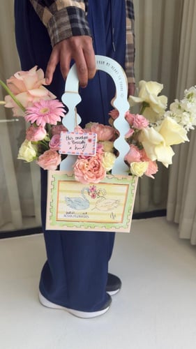 Swan Love flower Box - بوكس ورد سوان لوف