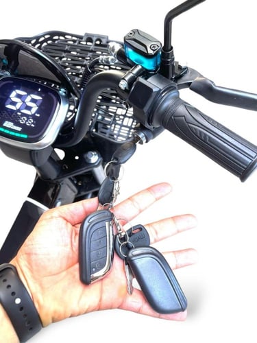 دراجة 60 فولت ابو بطاريتين بمجموع 31 امبير كفر عري...