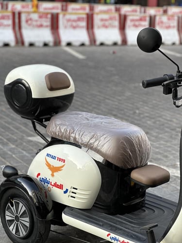 دباب كهربائي 3 كفرات القوي لكبار السن