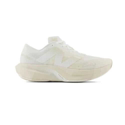 نيو بالانس New Balance FuelCell