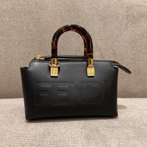 فندي باي ذا وي مقاس 20.5cm
