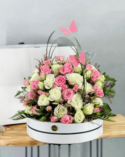 تنسيق بالورد لشوكلاتة فيلان