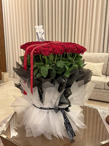 مايستري أوف ريد باشن | 100 وردة