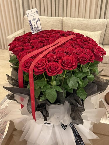 مايستري أوف ريد باشن | 100 وردة