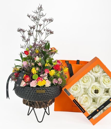 Signature White Rose | فازة دارك فلورال هارموني