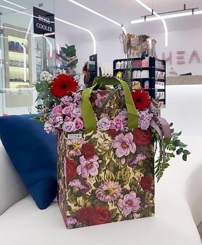 شوكولاته هنوفيرين | كريمسون كابريسي كولاج