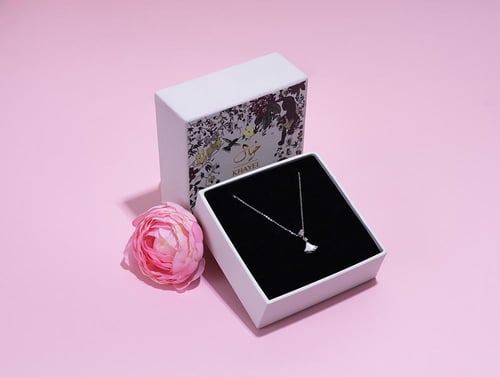 قلادة من الفضة 925