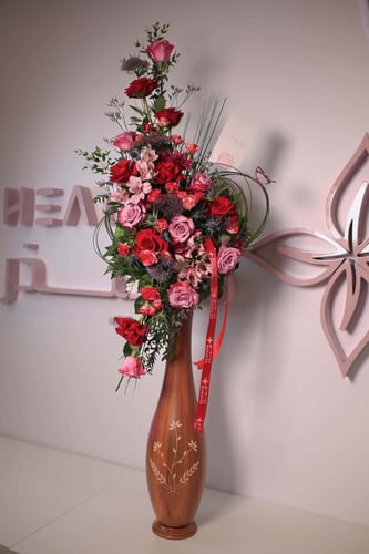 روزاليا هولندية | فازة خشبية من الازهار الهولندية