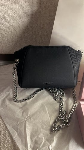 Givenchy bag الاصليه