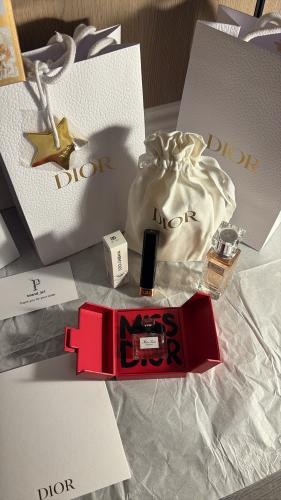 باكج Dior