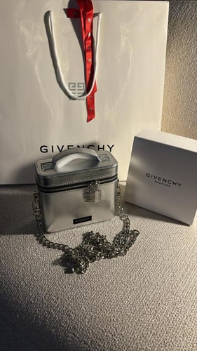 Givenchy bag فوريه