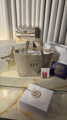 باكج Dior الأصلي