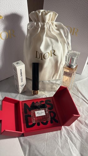 باكج Dior