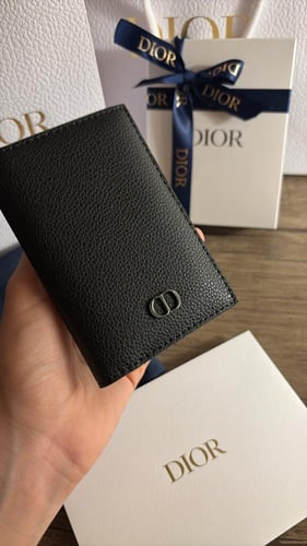 Dior wallet الأصليه