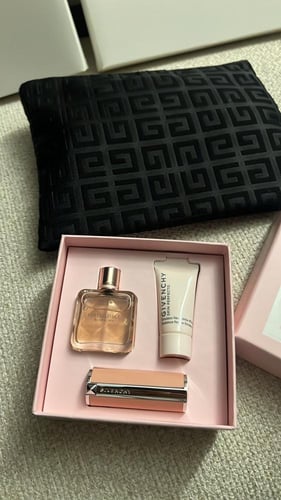 باكج Givenchy الاصلي