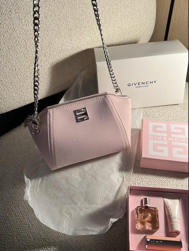 باكج Givenchy pink