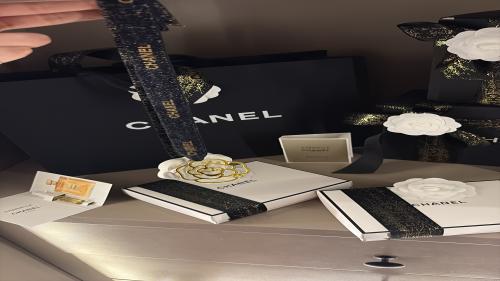 حجر عطر تعليقه سياره