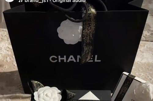 كيس شانيل مع ورده