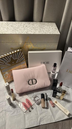 باكج Dior مع ميكب