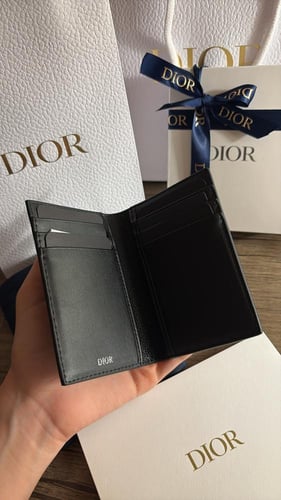 Dior wallet الأصليه