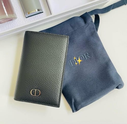 Dior wallet الأصليه