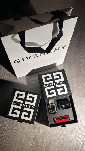 الأصلي Black Givenchy