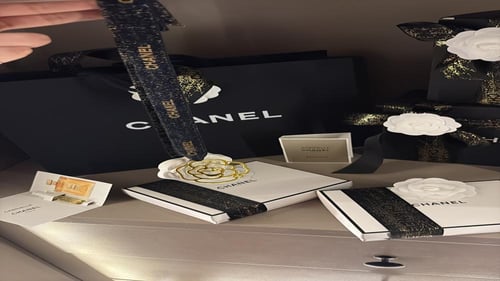 حجر عطر تعليقه سياره