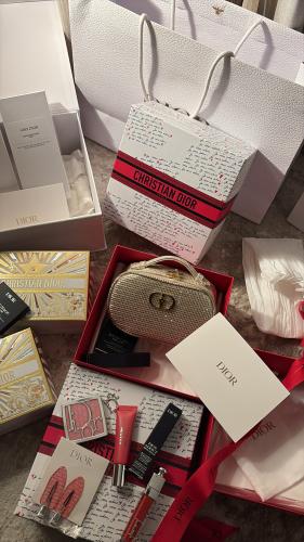 Box mekaup dior