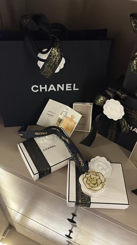 حجر عطر تعليقه سياره