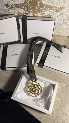 تعليقه سياره Chanel